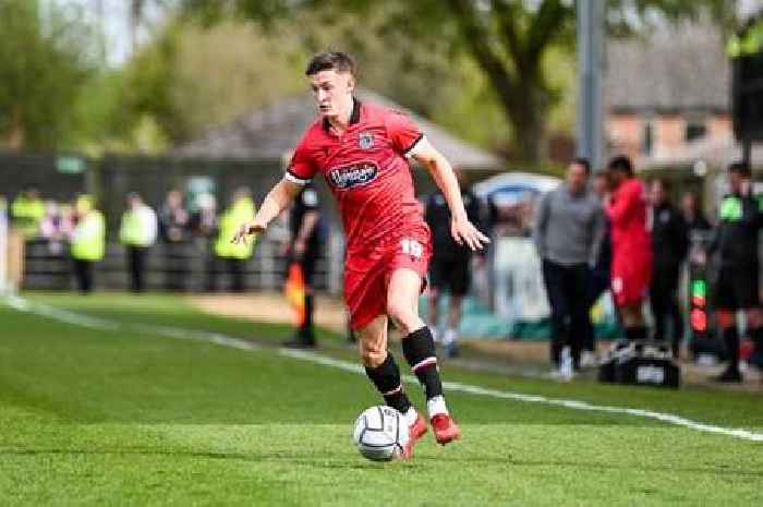 Former Grimsby Town winger Max Wright joins Harrogate Town