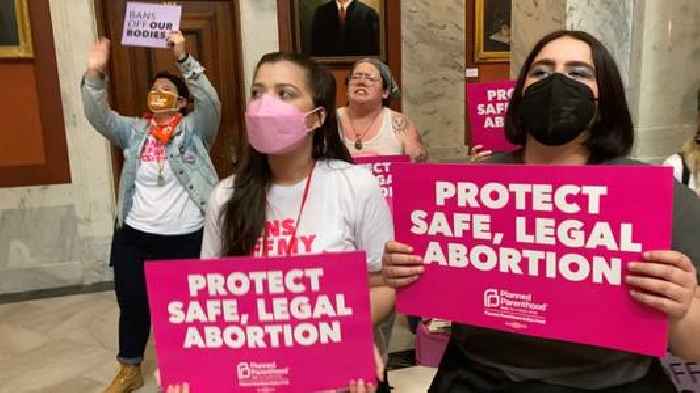 Kentucky Judge Extends Block Of State's Abortion Ban