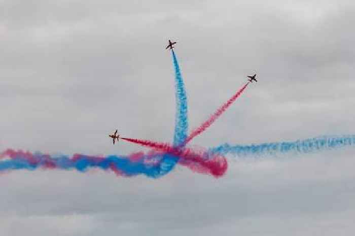 The Red Arrows: Clacton Airshow 2022 confirm the exact time display team will fly over Essex