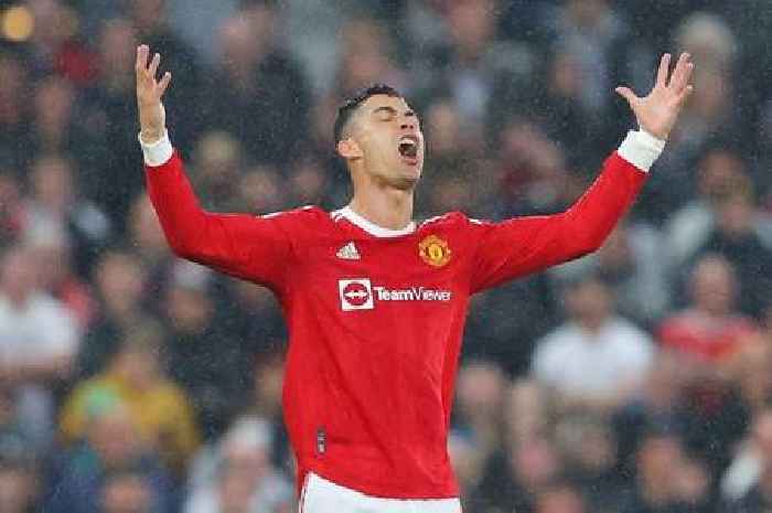 Cristiano Ronaldo 'has transfer offer' and is 'begging' Man Utd to set asking price