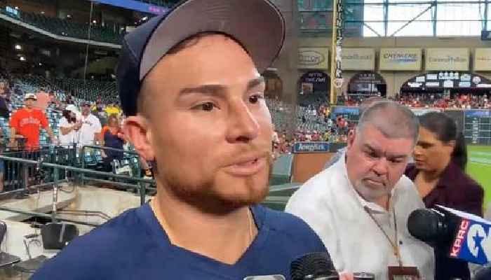 WATCH: Speechless Red Sox Catcher Finds Out He’s Been Traded During Batting Practice