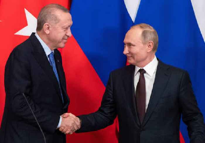 Erdogan to meet with Putin in Sochi amid threat of offensive in Syria