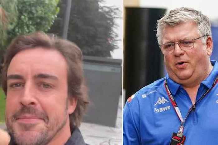 Fernando Alonso embarrasses Alpine boss with cheeky message amid Oscar Piastri chaos
