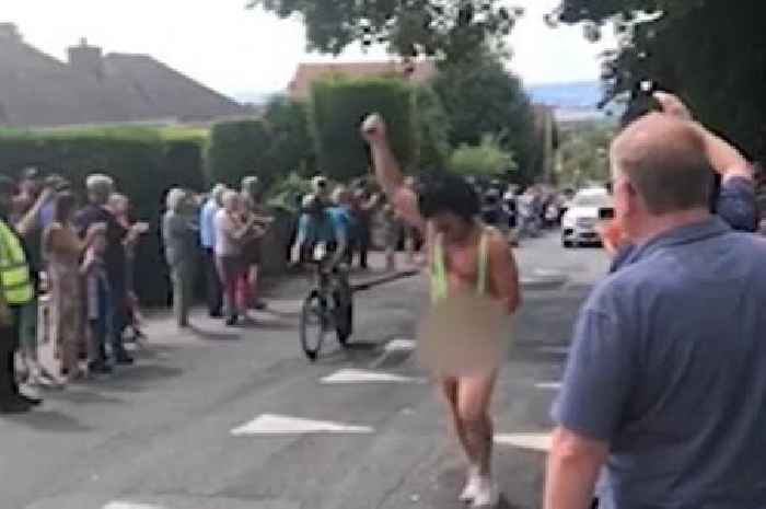 Cheeky moment 'Borat' cheers on Commonwealth Games cyclist in Sedgley