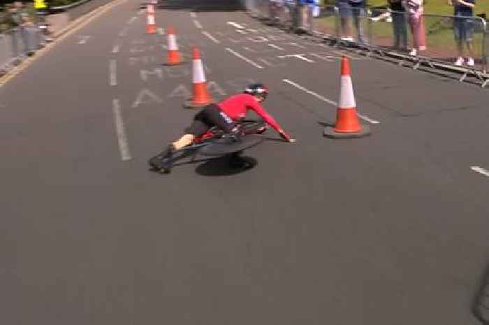 Geraint Thomas settles for bronze in Commonwealth Games time trial after early crash scuppers hopes of gold