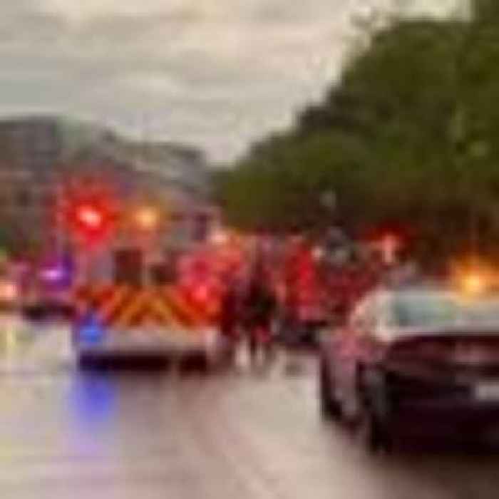 Four critically injured after lightning strike outside White House