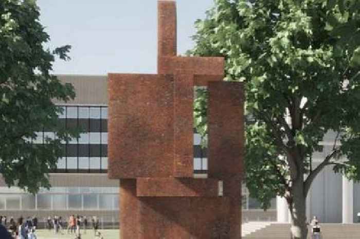 'Phalic' Antony Gormley sculpture met with horror from university students