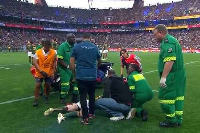 South Africa star Faf de Klerk stretchered off and New Zealand game stopped for seven minutes amid worrying scenes