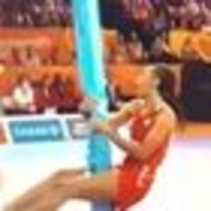Commonwealth Games 2022: Wild scenes as star straddles and bends pole in netball semifinal