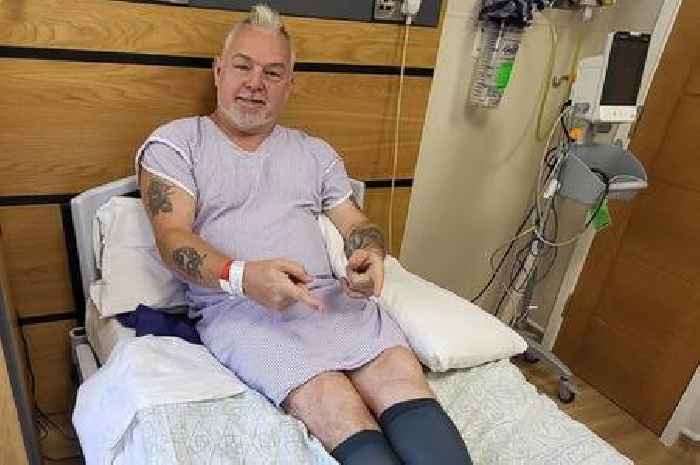 Darts world champion Peter Wright 'very nervous' as he posts picture from hospital bed