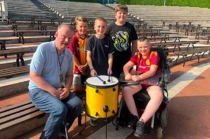 Pop star Edwyn Collins gave Motherwell fans a drum... they were using a mayonnaise tub