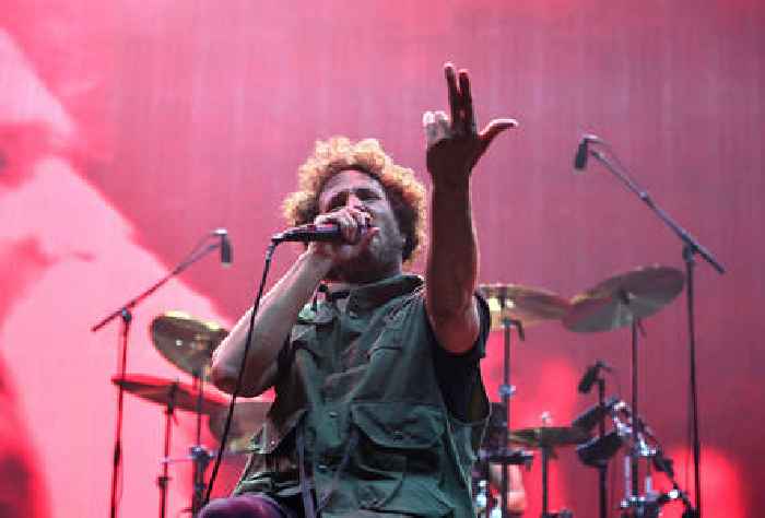 Watch Rage Against The Machine Play “Fistful Of Steel” For The First Time In 25 Years