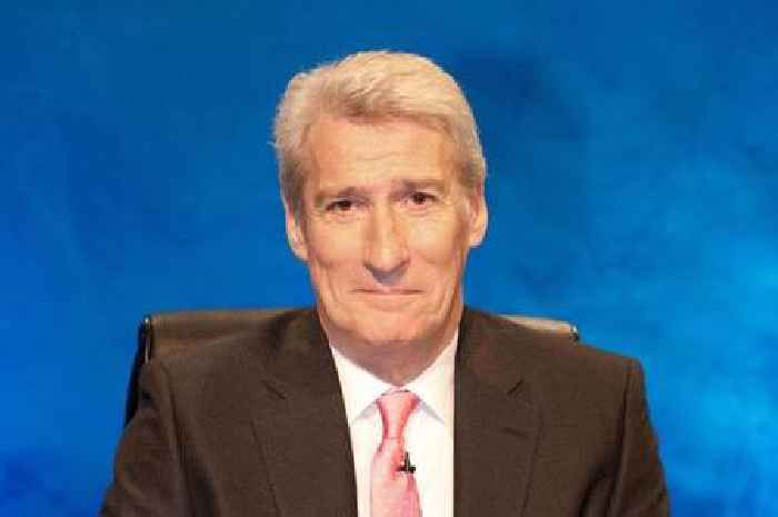 Jeremy Paxman quits University Challenge after 28 years as host