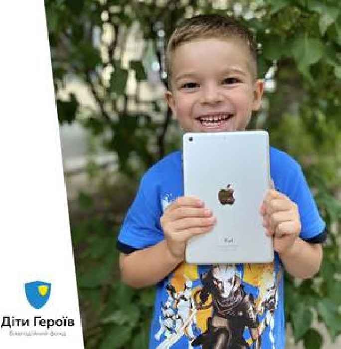  Ukrainian children who lost their parents during the war need computers
