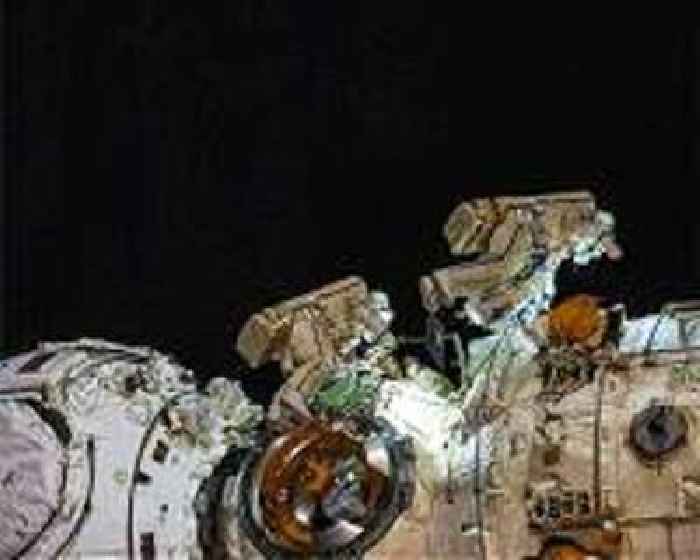 Russian spacewalk cut short due to issue with suit