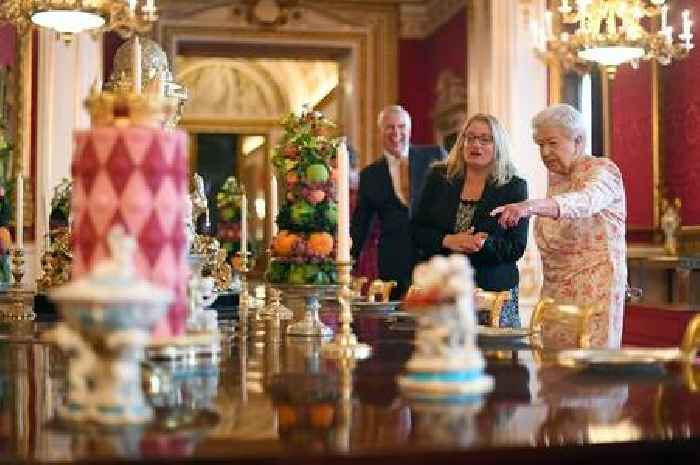 Royal Family chef says there's only one meal the Queen will eat with her hands