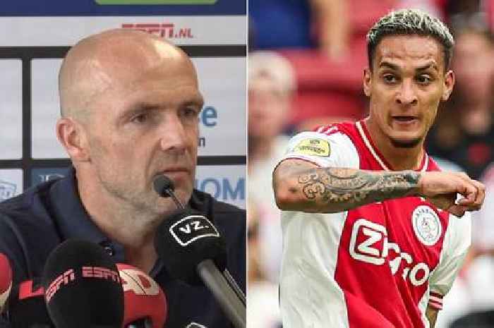 Ajax manager makes savage dig about Man Utd when asked about Antony transfer
