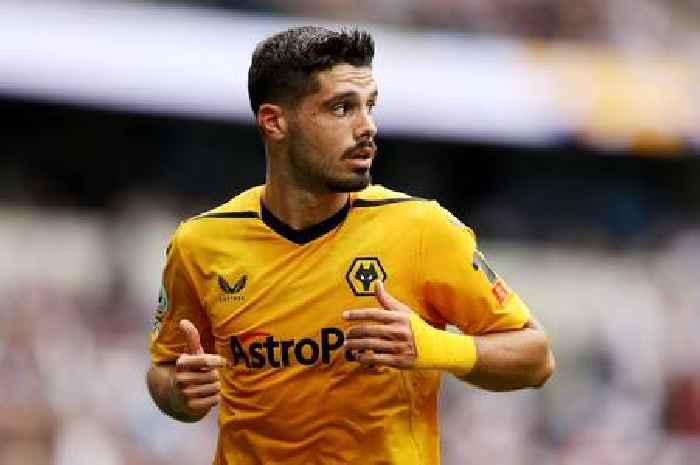 Manchester United sent 'ridiculous ' message as Arsenal target Wolves transfer