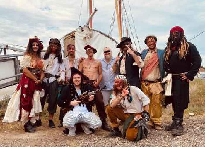  Lucky 'Underdog' teenagers get to work on big budget 'ZOMBIE PIRATE' MUSIC VIDEO