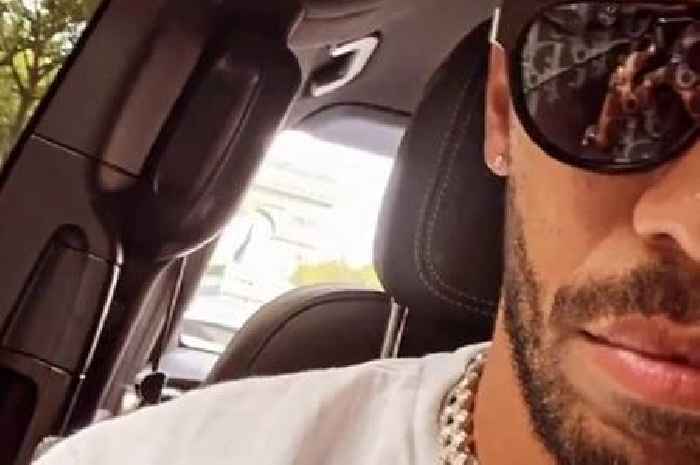 Pierre-Emerick Aubameyang posts cryptic message after 'waving goodbye' to Barcelona fans