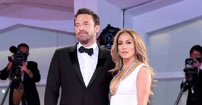 Jennifer Lopez & Ben Affleck Forced Guests At 'Private' Wedding To Sign NDAs In Order To Attend