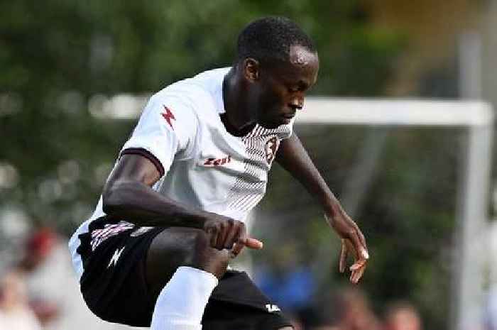 International striker completes deadline day transfer after Birmingham City 'talks'