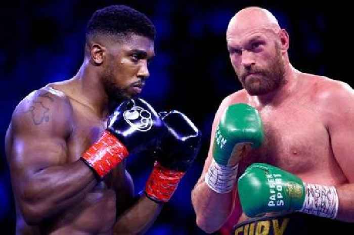 Anthony Joshua accepts Tyson Fury's fight offer and is ready for December