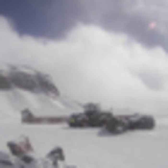 Desert Rd reopens but Mt Ruapehu skifields shut after overnight snowfall and high winds