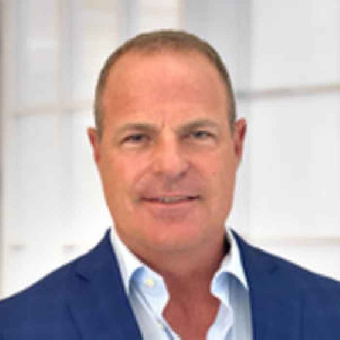Wedbush Securities Welcomes David C. Smith to Expanding Pasadena Office