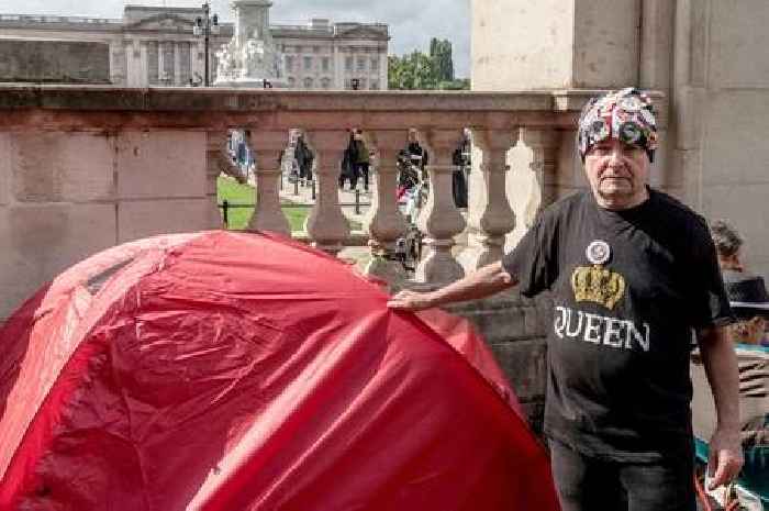 Royal super fan to camp for 10 days outside Buckingham Palace