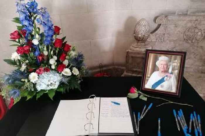 'Queen of our hearts' - People of Birmingham leave messages of condolence for Elizabeth II