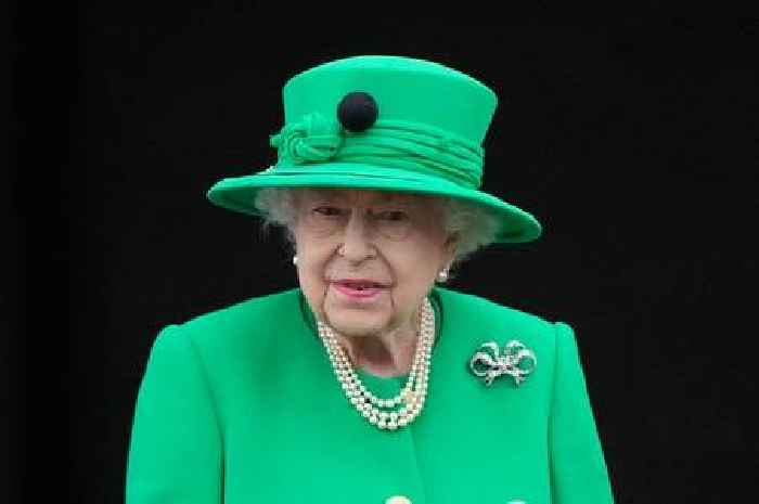 Live updates as thousands of people across Hertfordshire mourn the loss of Queen Elizabeth II