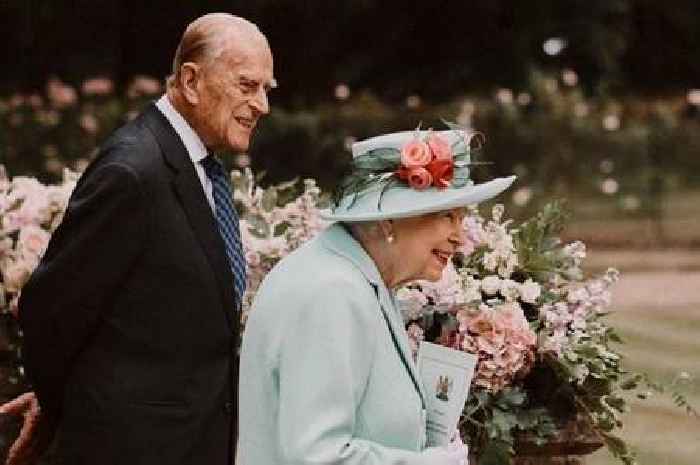 Princess Beatrice's husband shares unseen picture of Queen in heartfelt tribute