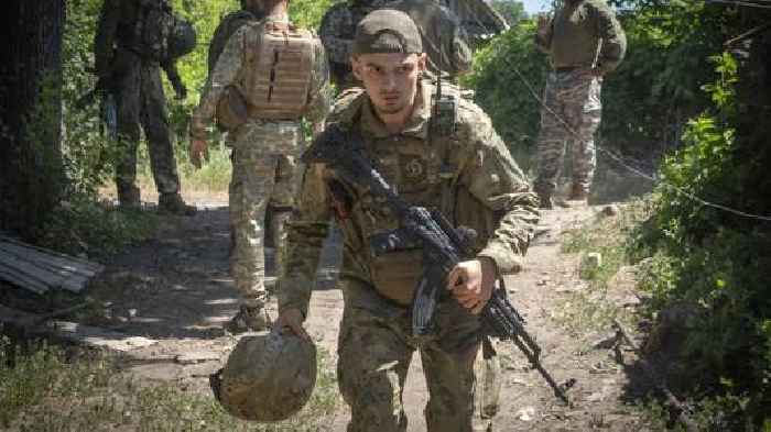 Russian Forces Retreat Amid Ukrainian Counteroffensive