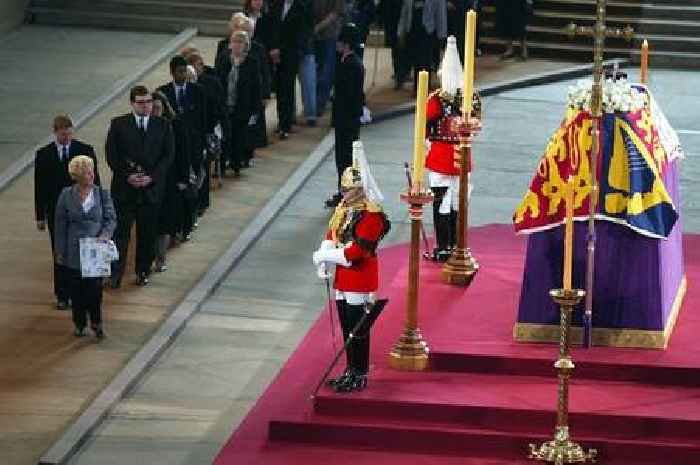 Queen Elizabeth II: Everything you can and can't do when visiting the Queen's coffin ahead of the state funeral