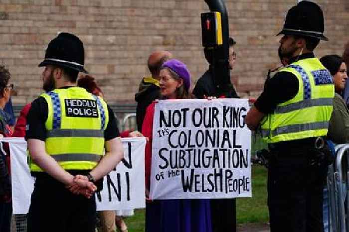 Police say 'public absolutely have a right to protest' as series of arrests follow Queen's death