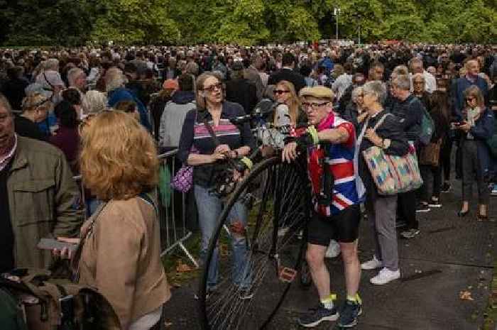 The Queen: David Beckham joins 12 hour queue to see Queen Elizabeth II lying in state