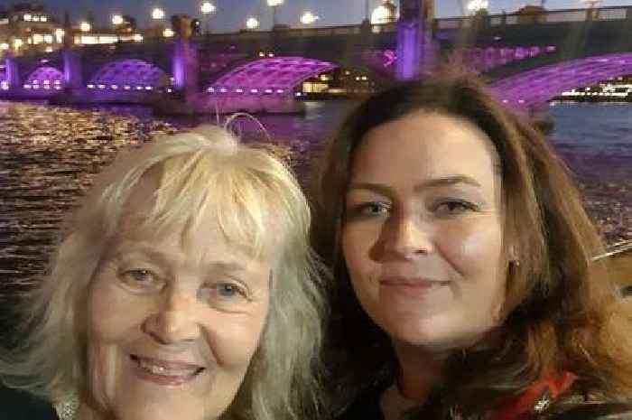 Solihull mum and daughter's five tips for queuing to see Queen after 24-hour 'pilgrimage'