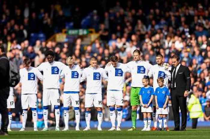 Fans spot Vitaliy Mykolenko's heartwarming gesture during national anthem at Everton