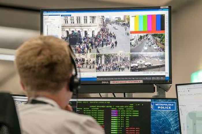 The number of police lining the route of Queen’s journey to Windsor Castle on Monday