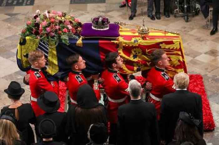 King Charles writes seven-word handwritten note on top of Queen's coffin at funeral