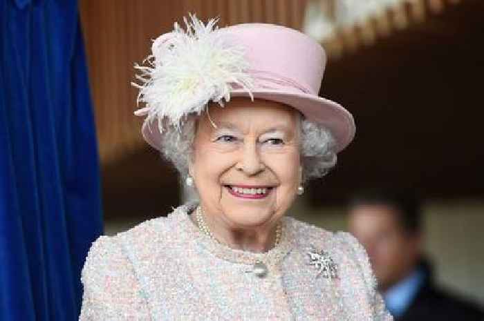 140,000 call for permanent Bank Holiday in honour of the Queen - would you like to see this introduced?