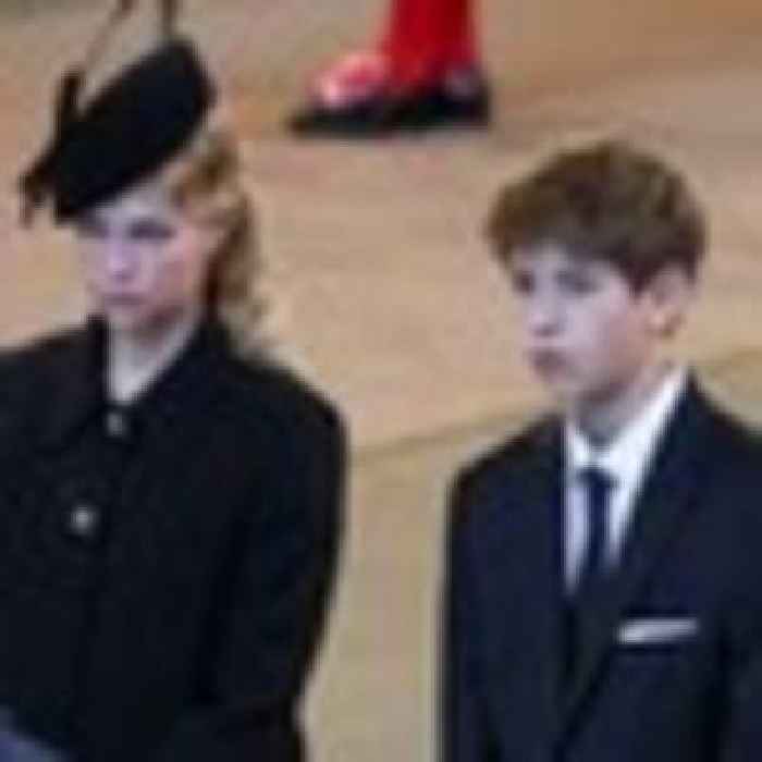 Queen Elizabeth death: Confusing detail on teen grandson James' suit