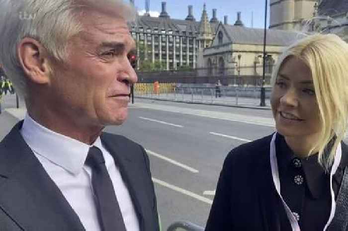 Eamonn Holmes takes fresh swipe at Holly Willoughby and Phillip Schofield as 'queue jump' petition soars