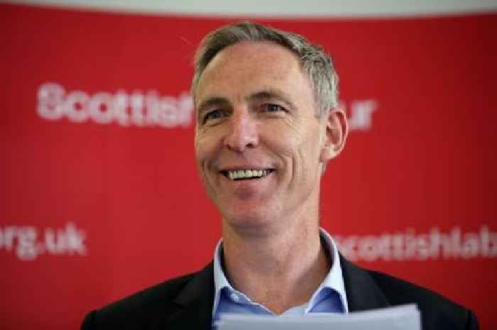 Jim Murphy warns Scottish Labour of focusing on extra powers for Holyrood