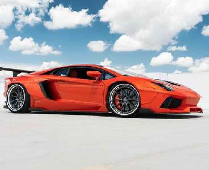 Untamed, Hot Orange Aventador Does the Bagged Liberty Walk on Staggered AN31s
