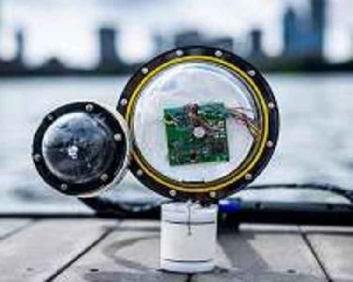 MIT engineers build a battery-free, wireless underwater camera