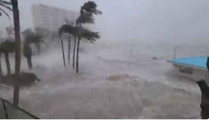Shocking Videos Show Storm Surge Tearing Through Areas of Florida as Hurricane Ian Makes Landfall