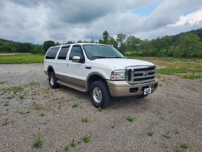 2005 Ford Excursion Sells for $51,000, but Nobody's Suspicious Now