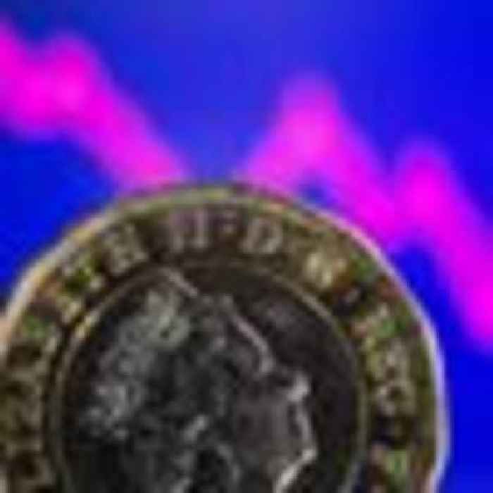 Tax rate U-turn lifts pound - but markets still fret over govt credibility
